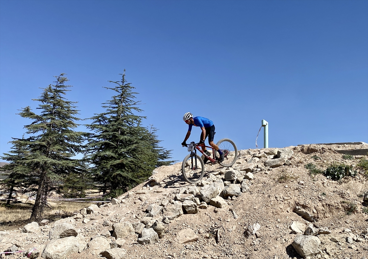 Kırşehir'de Neşet Ertaş Ulusal Dağ Bisikleti Kupası yarışları yapıldı