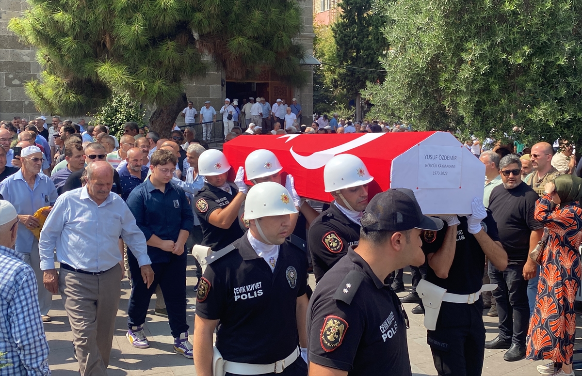 Vefat eden Gölcük Kaymakamı Yusuf Özdemir, Samsun'da son yolculuğa uğurlandı
