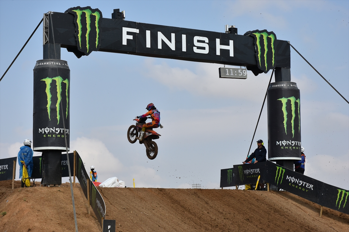 FIM Dünya Motokros Şampiyonası'nda ikinci gün yarışları başladı