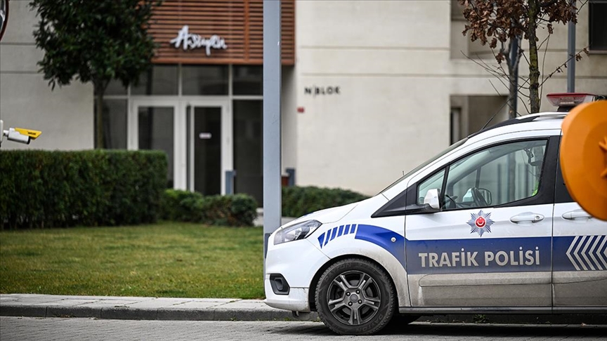 Emekli albay evinde ölü bulundu