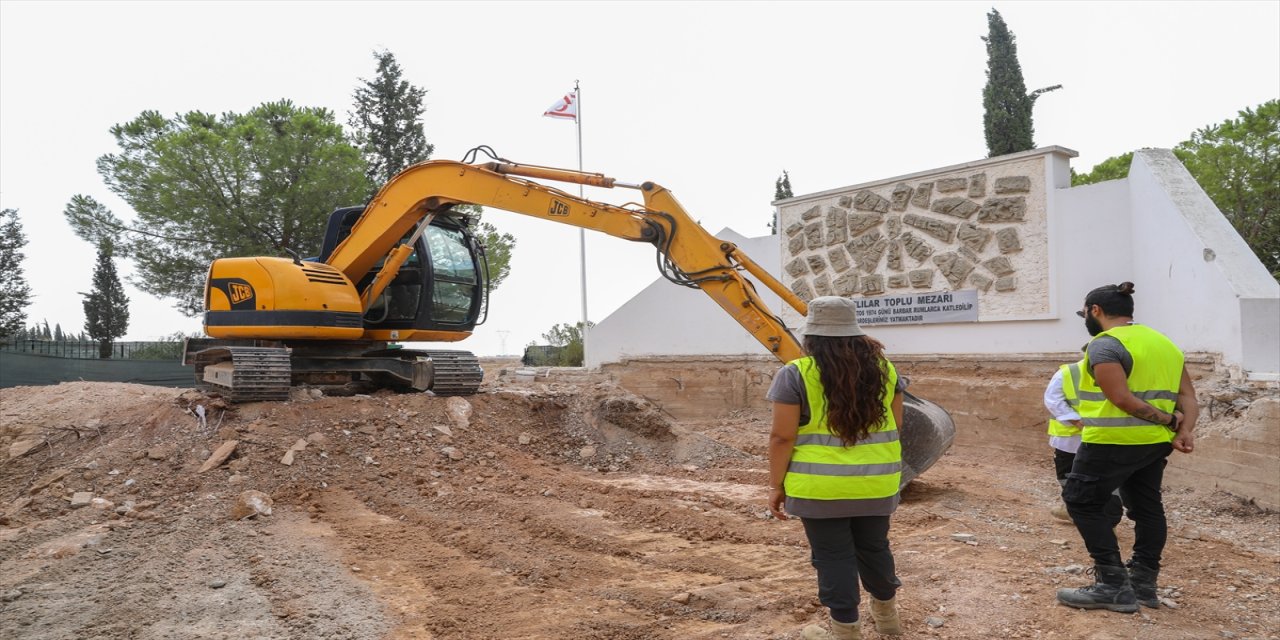 KKTC'de katliam kurbanı Türklerin ayrı kabirlere nakledilmesi için Atlılar toplu mezarı açılıyor