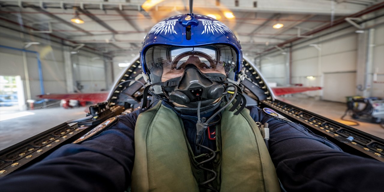 HÜRJET'in pilotu Türk Yıldızları eşliğindeki tarihi uçuşu AA'ya anlattı