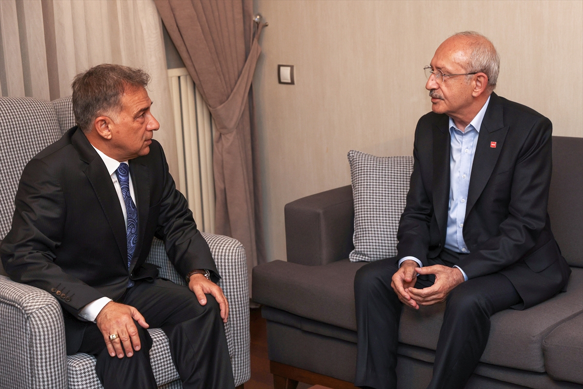 Kılıçdaroğlu, esrarengiz şekilde ölen Dorukhan Büyükışık'ın ailesini ziyaret etti