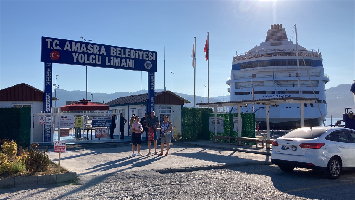 "Astoria Grande" Amasra'ya geldi