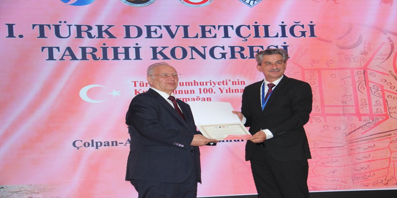 Kırgızistan'da 1. Türk Devletçiliği Tarihi Kongresi sona erdi