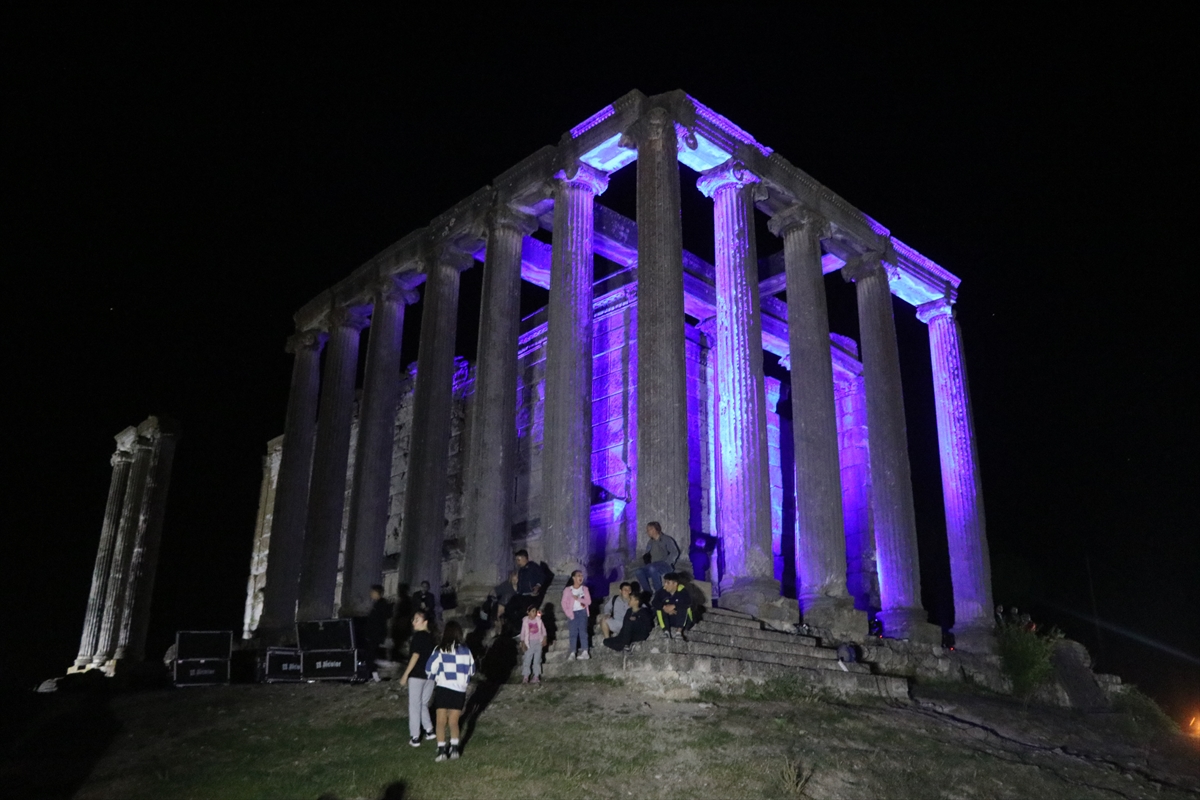 Aizanoi Kısa Film Festivali'nin galası Zeus Tapınağı'nda yapıldı