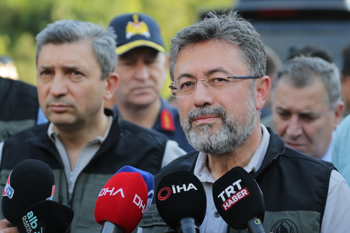 Yangın yaklaşık 190 hektarlık bir alanı etkiledi