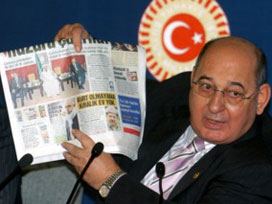 Anadol'dan facia gibi siyasi malzeme