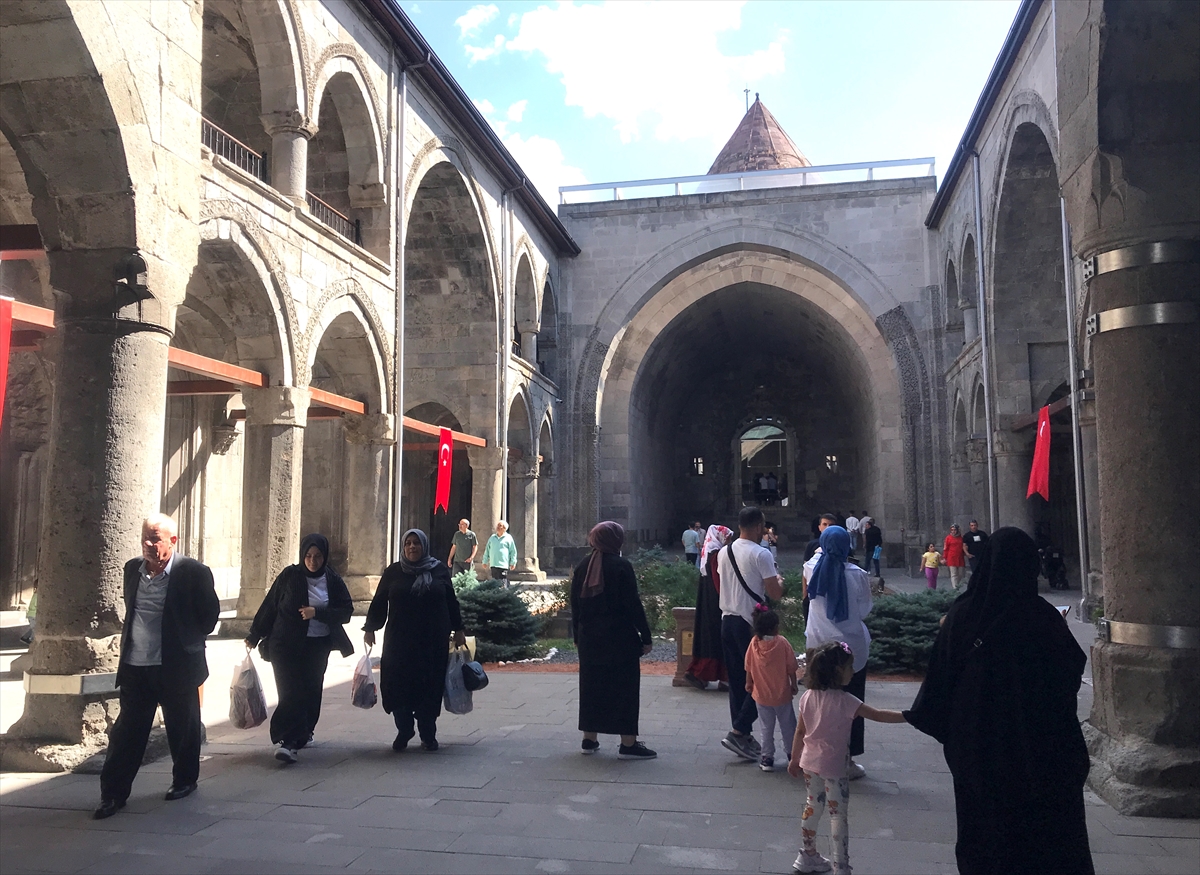 "2025 EİT Turizm Başkenti" seçilen Erzurum yazın da turistleri ağırladı