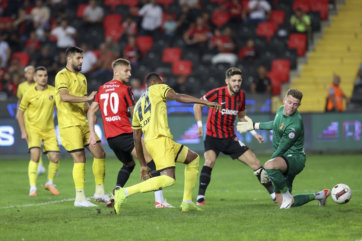 Gaziantep FK, konuk ettiği İstanbulspor'u 2-0 yendi