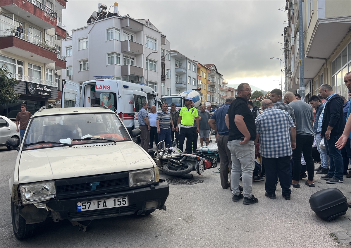 Otomobil ile motosiklet çarpıştı: 2 yaralı