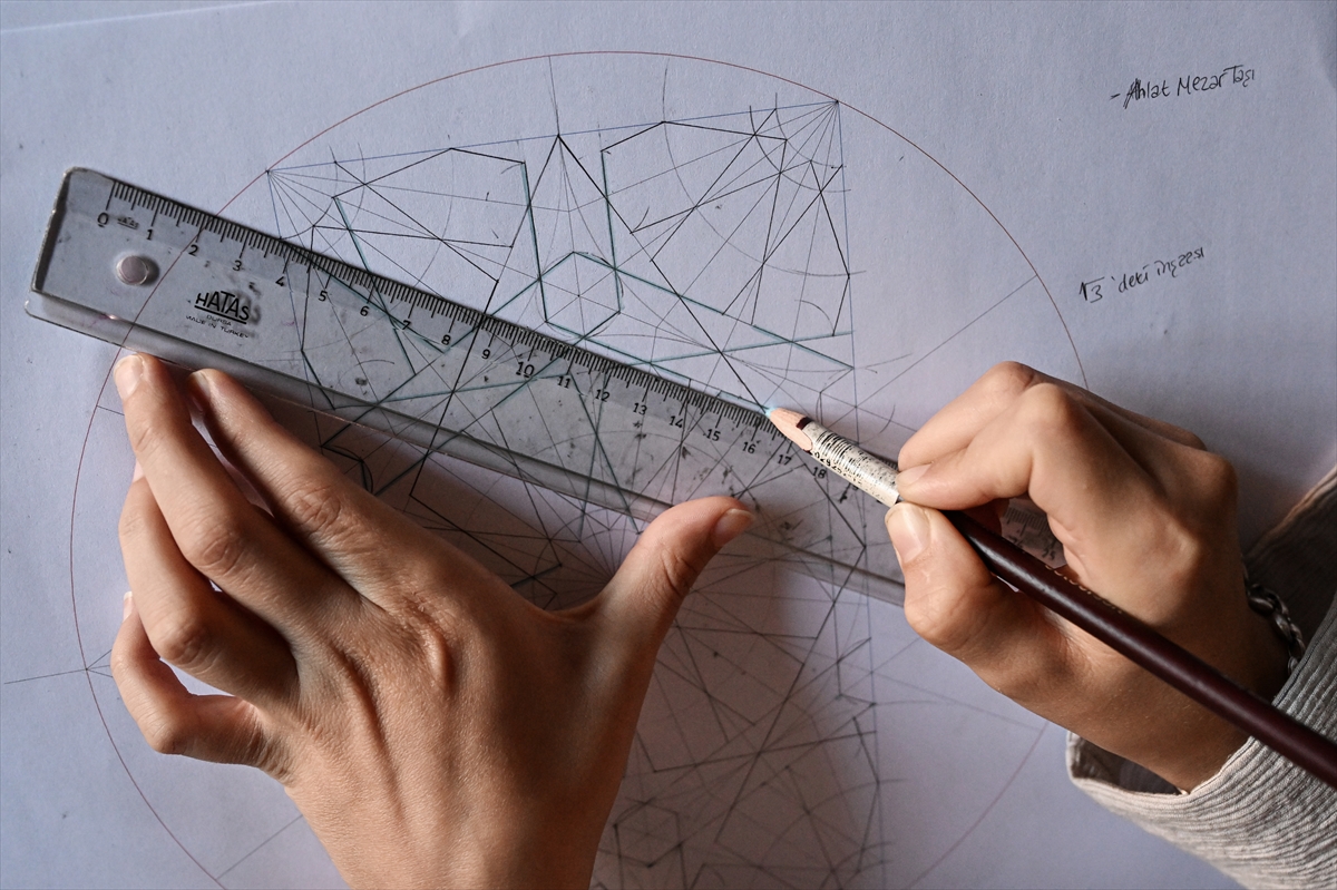 "Uluslararası Geometri ve Sanat Çalıştayı" atölye çalışmalarıyla sona erdi