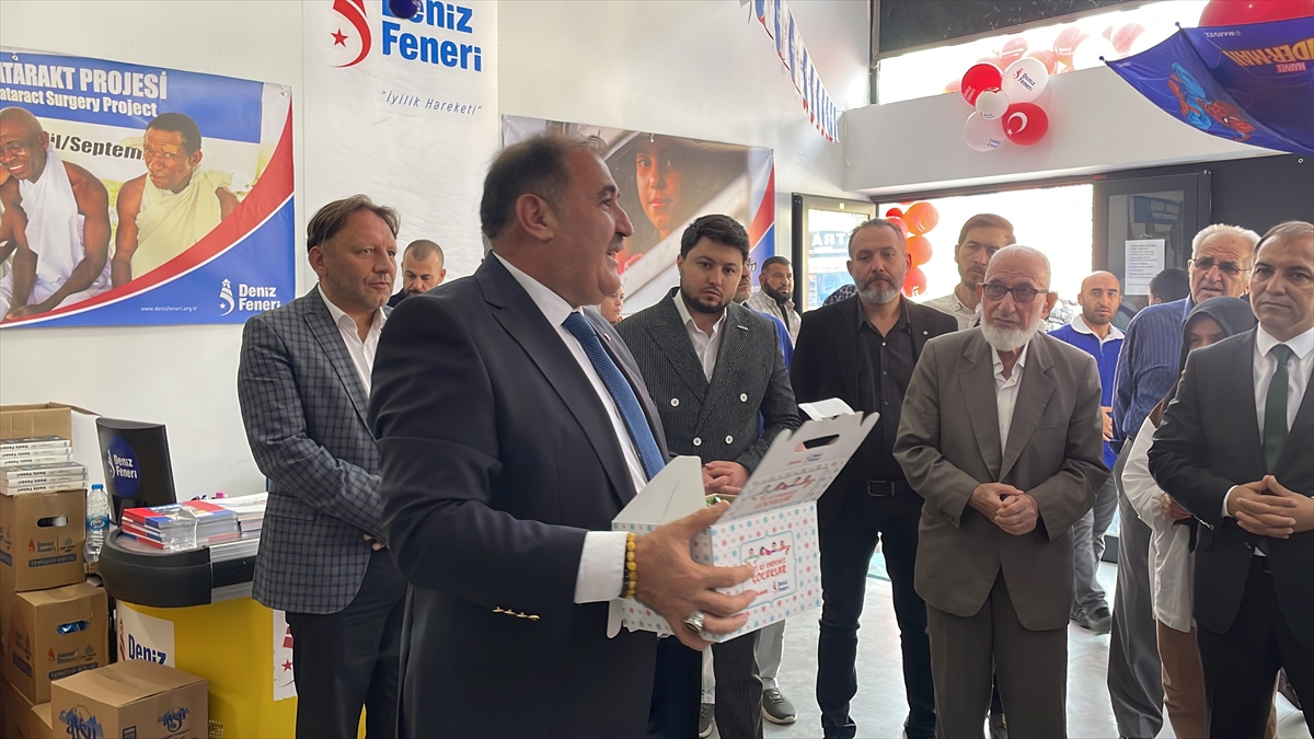 Deniz Feneri Derneği Isparta'da geçici giyim mağazası açtı