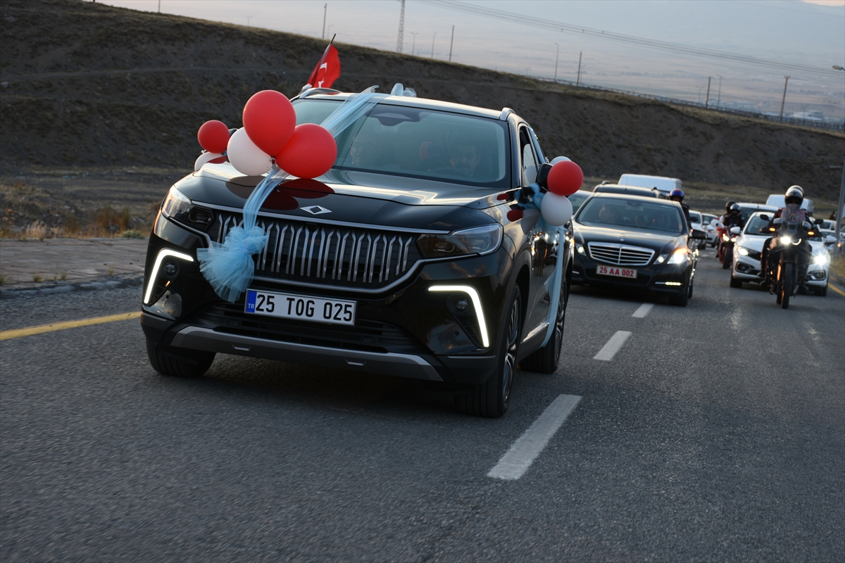 TOGG ve protokol araçlarıyla sünnet konvoyu