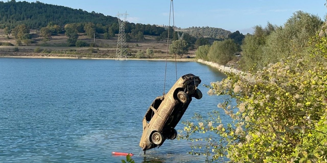 Samsun'da suçta kullanılan otomobil gölette bulundu