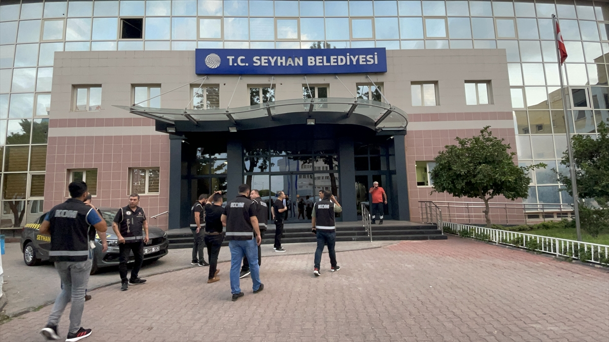 Adana'da Seyhan ve Çukurova belediyelerine yönelik operasyon