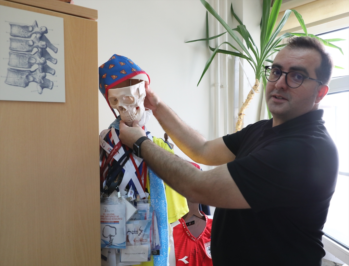 Yanlış oturuş duruş bozukluğuna yol açıyor