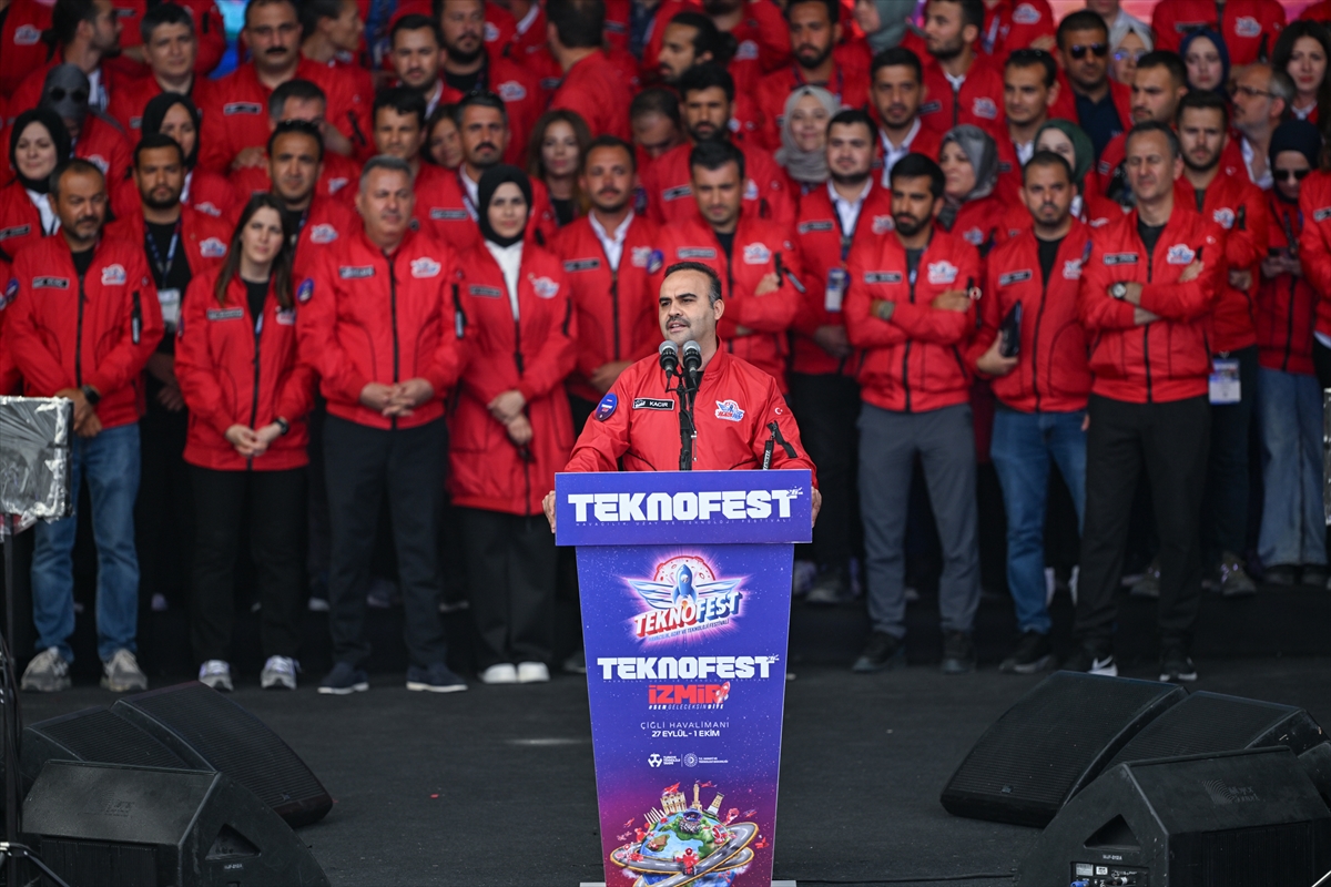 Kacır “Türk gençliğiyle birlikte yürümekten asla vazgeçmeyeceğiz”