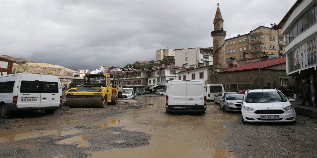 Bitlis'te sağanak etkili oldu