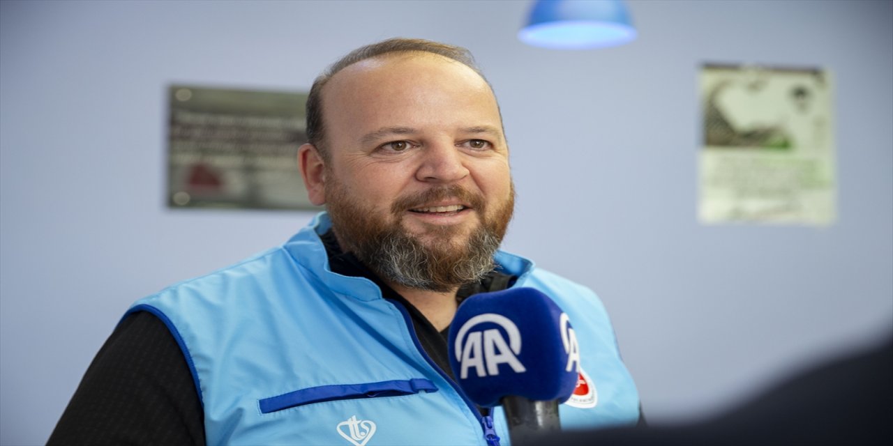 Kur'an-ı Kerim'i seçmeli ders olarak alan öğrencilere Kur'an hediye edildi