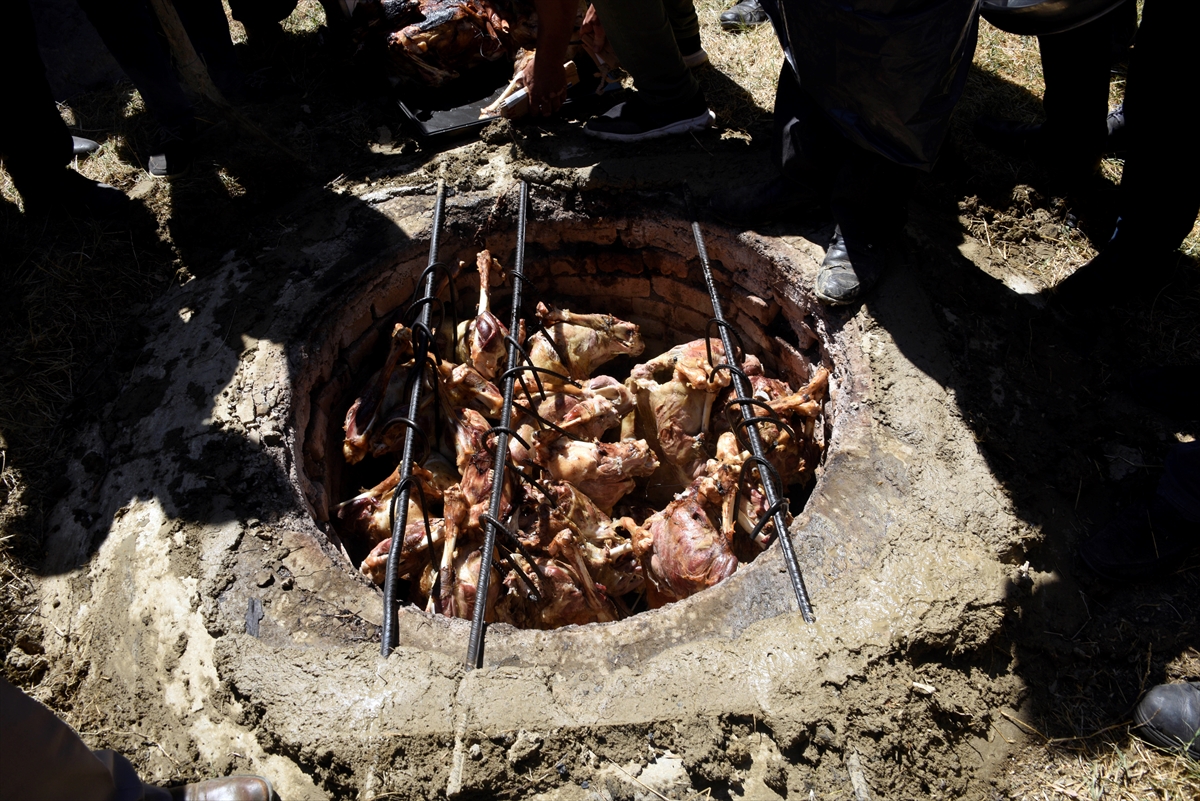 Kastamonu'da asırlık "kuyu kebabı" geleneği yaşatılıyor