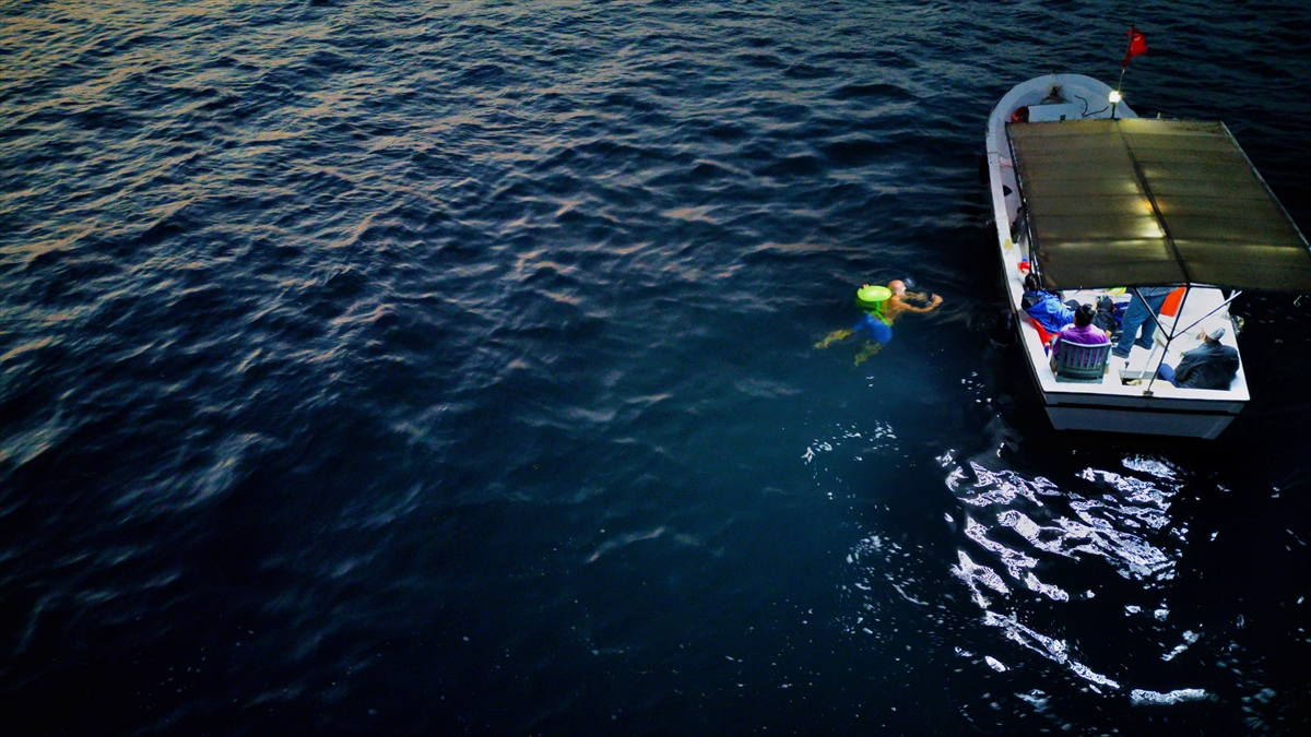 Adana'dan İskenderun'a 14 saat 58 dakikada yüzdü