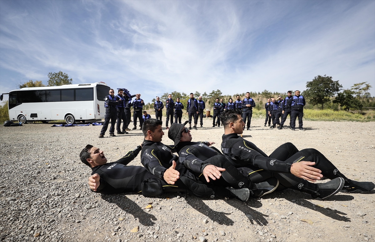 Anadolu Ajansı ve Polis Akademisinin "23. Dönem Savaş Muhabirliği Eğitimi"nde ilk hafta geride kaldı