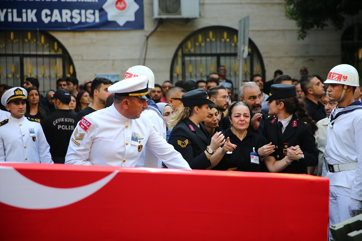 Şehit Uzman Çavuş Mehmet Emre Teke'nin cenazesi Mersin'de defnedildi