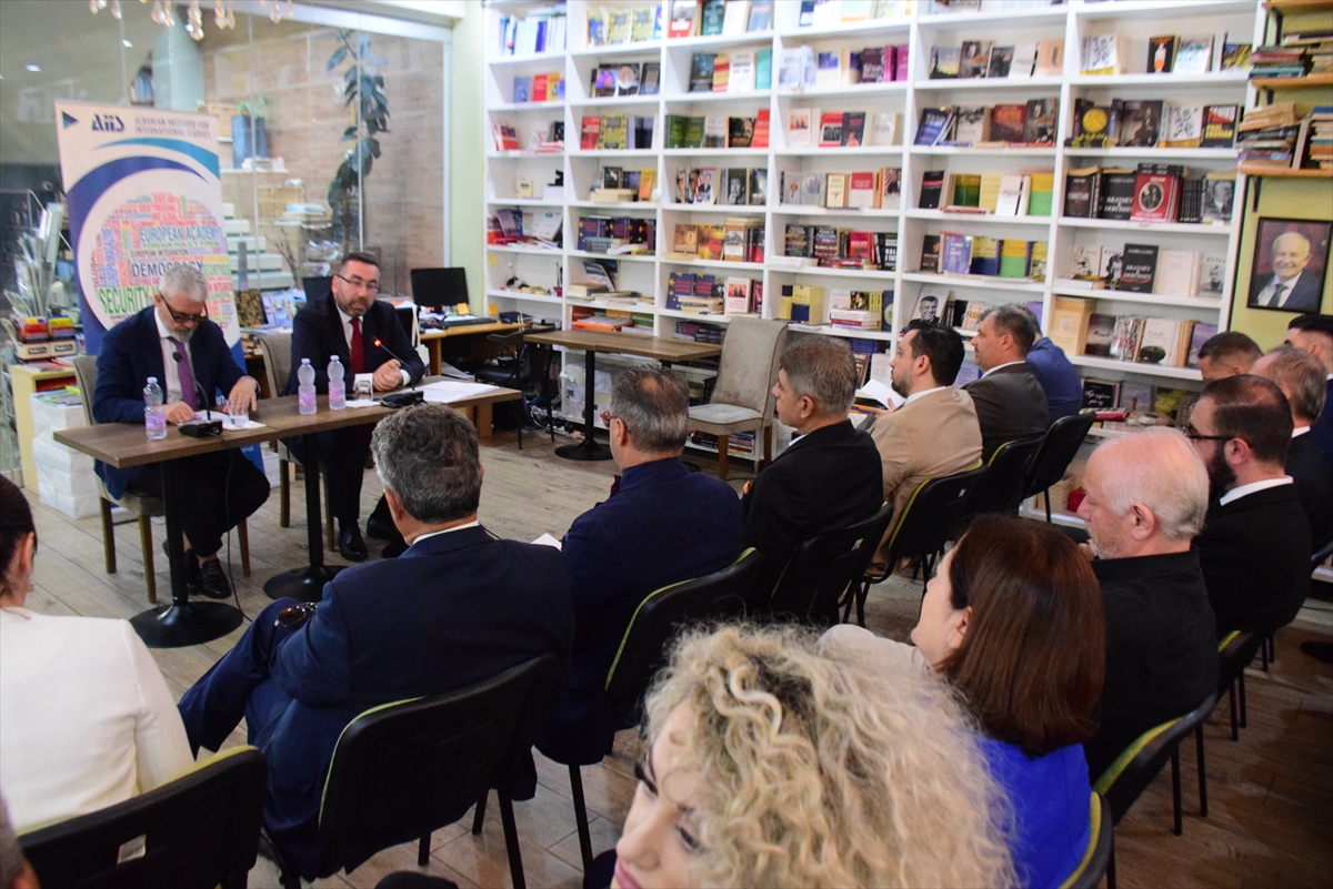 Arnavutluk'ta "Türkiye-Arnavutluk Stratejik Ortaklığı" paneli düzenlendi