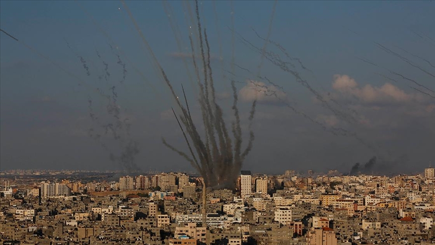 İsrail, Filistin üzerindeki saldırılarını  arttırıyor