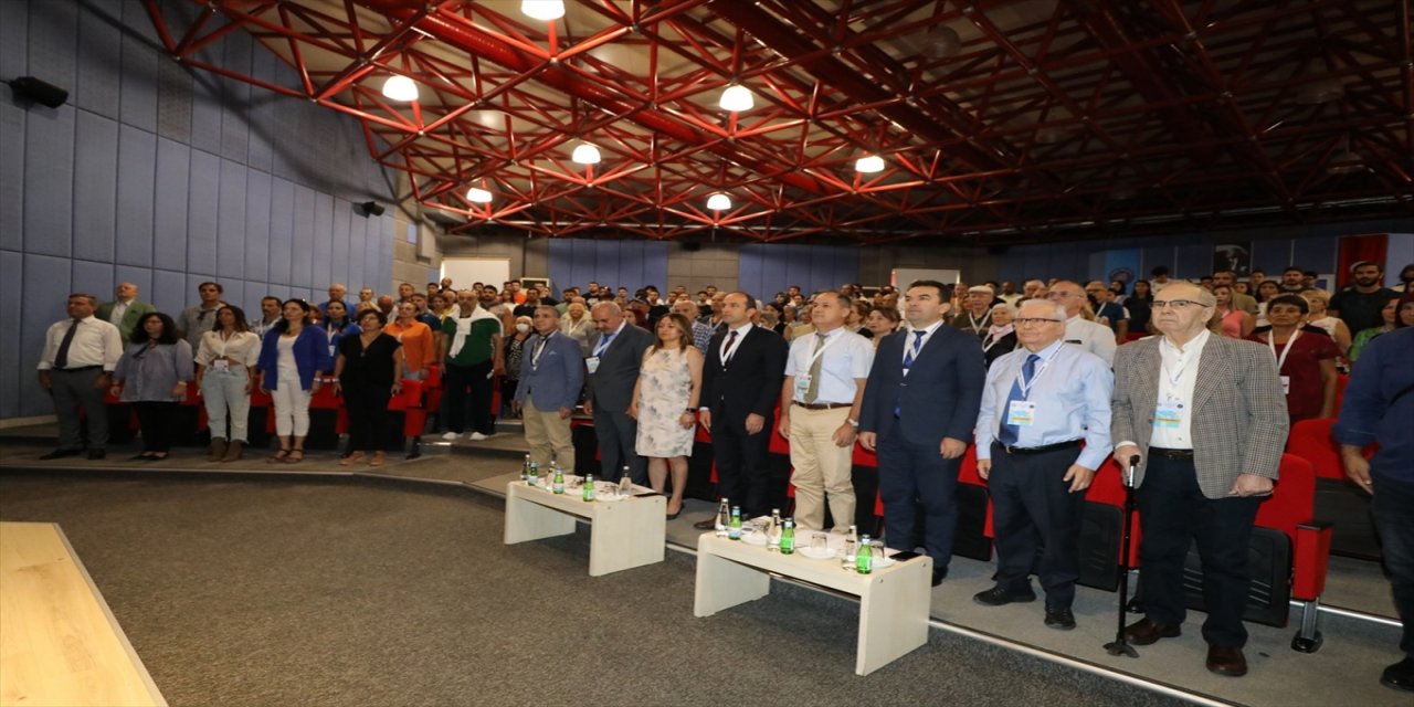 Antalya'da "Ulusal Yaşlılıkta Egzersiz ve Spor Sempozyumu"