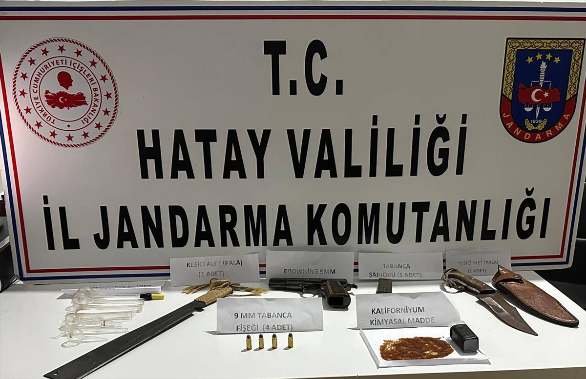 Hatay'da adreslerinden silah ve kimyasal madde ele geçirilen 2 şüpheli yakalandı