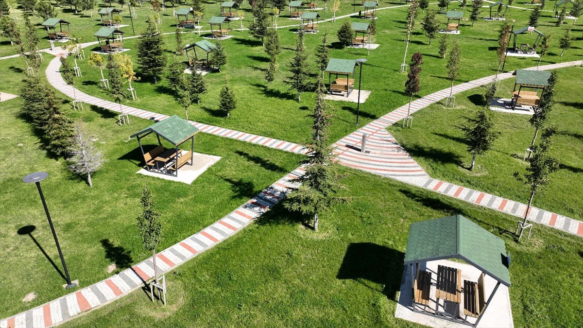 Kayseri'deki Recep Tayyip Erdoğan Millet Bahçesi açılışa gün sayıyor