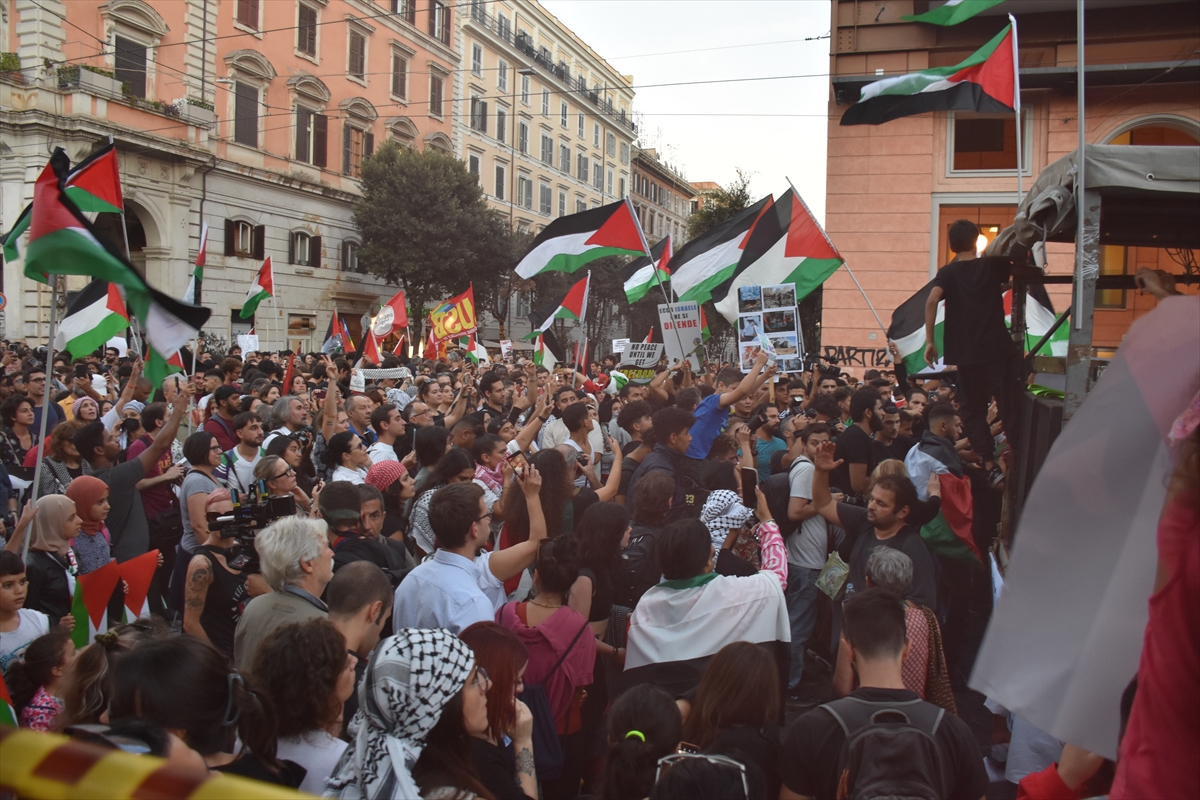 İtalya'da Filistin'e destek gösterisi düzenlendi