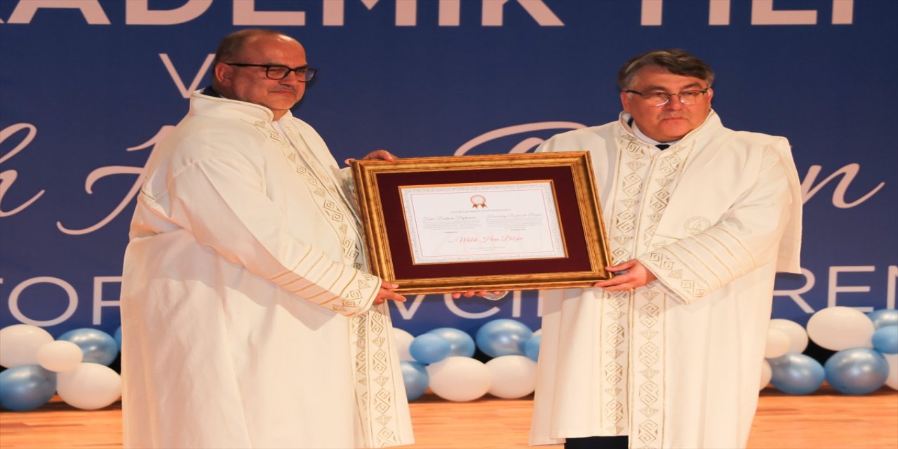 Zonguldak BEÜ, TPAO Genel Müdürü Bilgin'e "fahri doktora" unvanı verdi