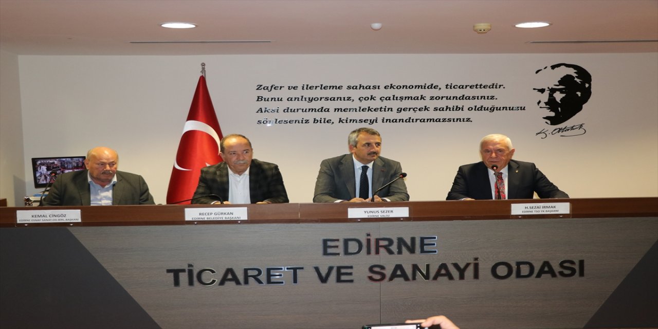 Edirne Valisi Yunus Sezer ciğerci ve köfteci esnafıyla buluştu