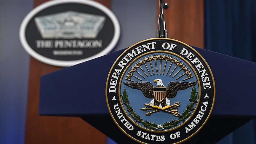 Pentagon'un yeni basın kurallarını reddeden gazeteciler, kartları iade edip ofislerini boşaltıyor