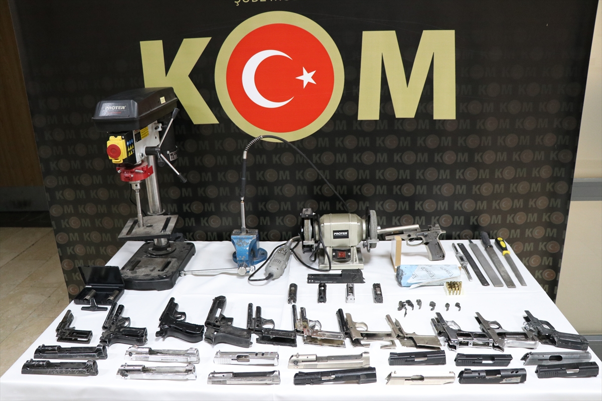 Silah kaçakçılığı operasyonunda 3 zanlı tutuklandı