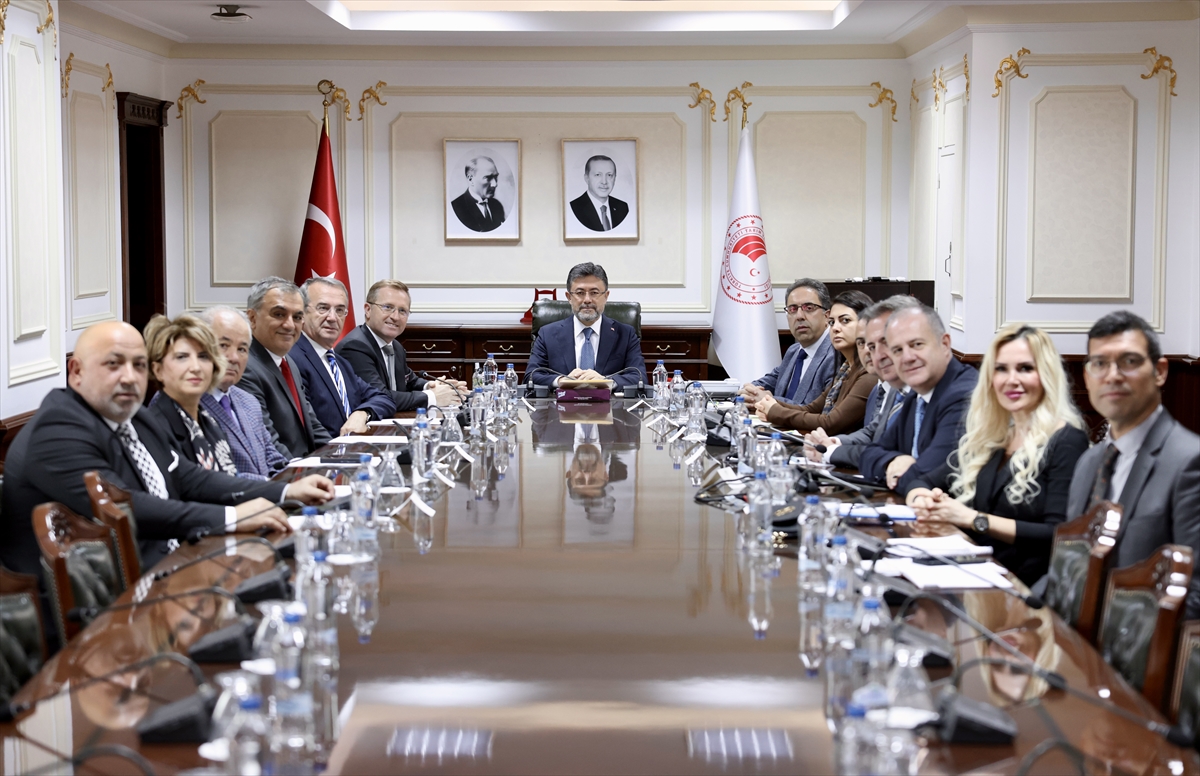 Tarım ve Orman Bakanı Yumaklı gıda sektörü temsilcileriyle bir araya geldi