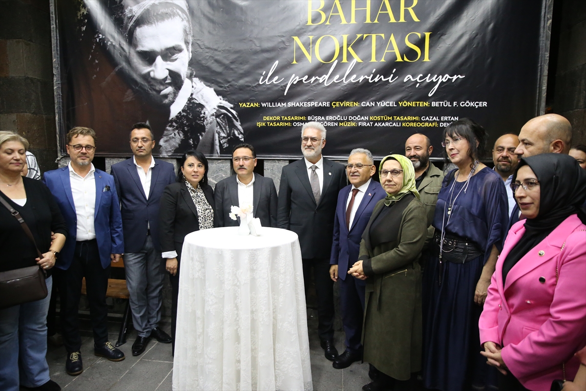 Devlet Tiyatroları Genel Müdürü Tamer Karadağlı Kayseri'de konuştu