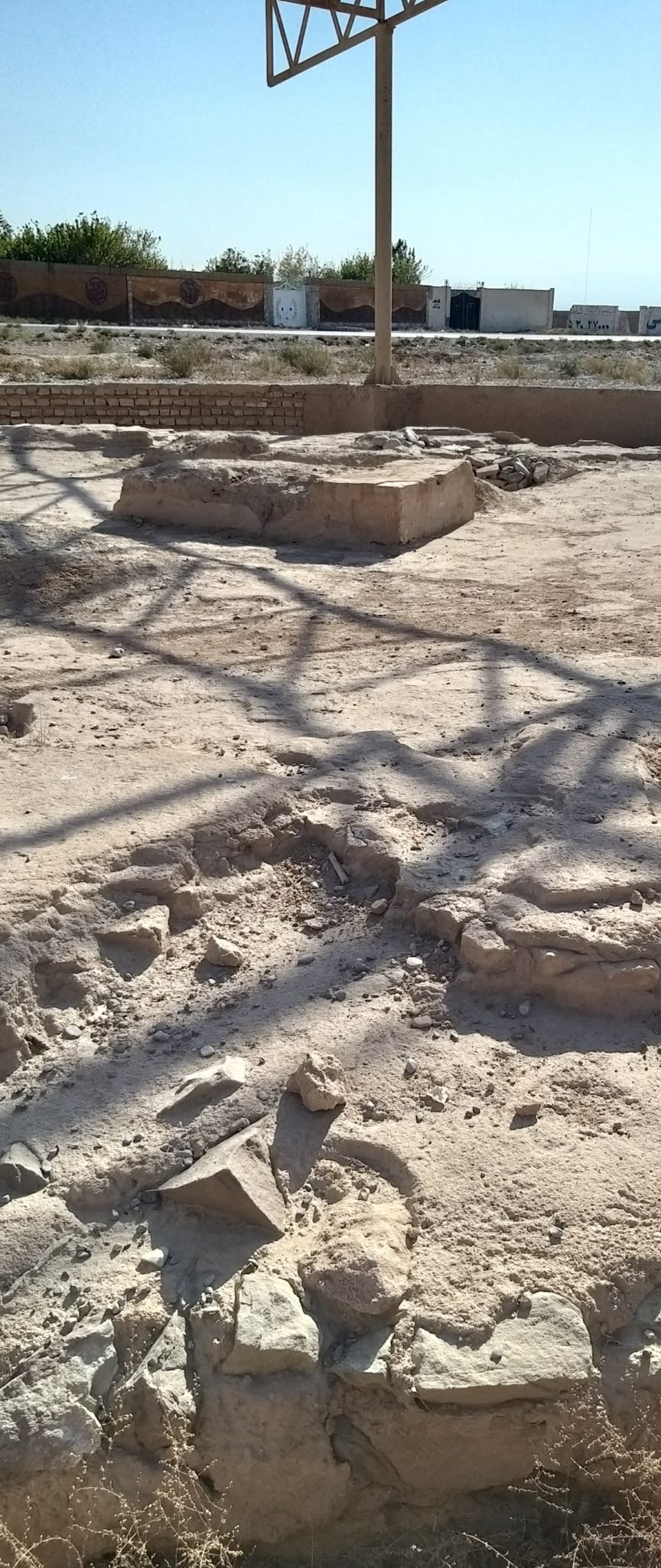 İmamı Gazali’nin Mahzun Kabri Gönlü Zenginleri bekliyor