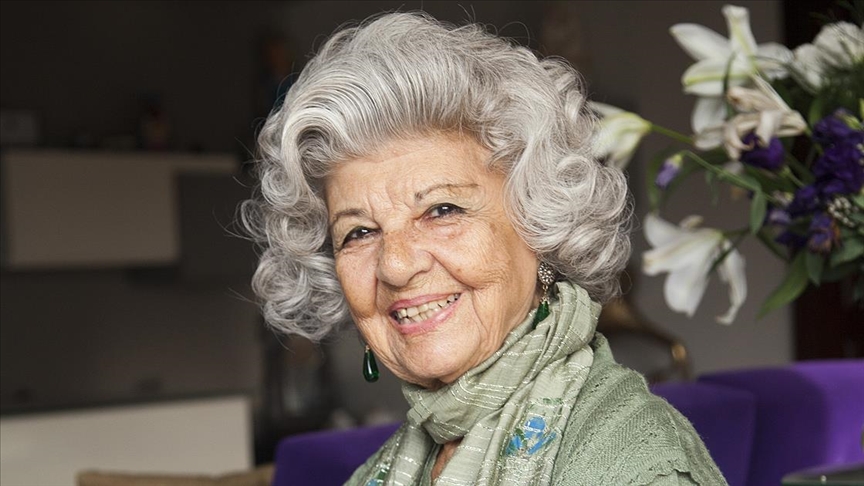 Ünlülerin sesi Jeyan Mahfi Ayral Tözüm yaşamını yitirdi