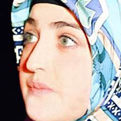 Pavyondan alındı tesettüre sokuldu!