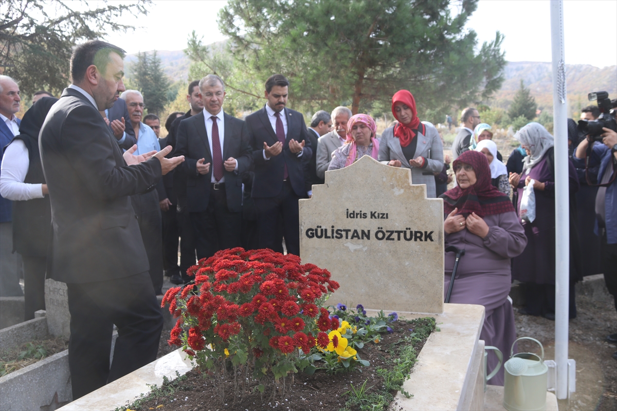 Solingen faciasında 5 yakınını kaybeden Mevlüde Genç, kabri başında anıldı