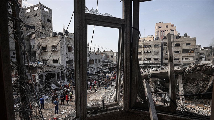 İsrail kasıtlı olarak mülteci kamplarını hedef alıyor