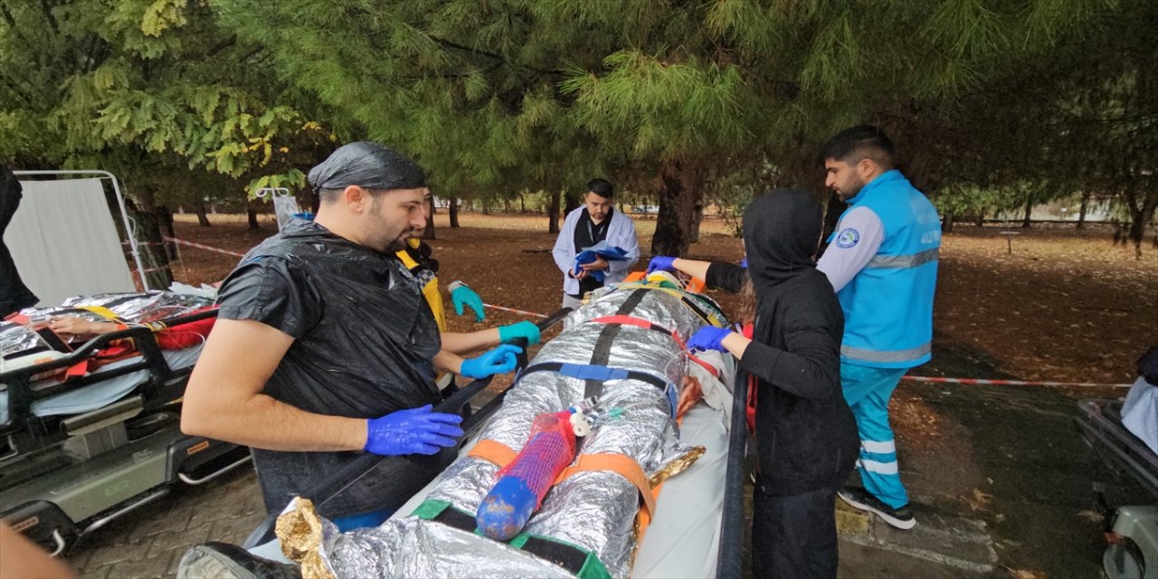 Balıkesir'de 3 ilin UMKE görevlileri zor koşullara hazırlıklı olmak için tatbikat yaptı