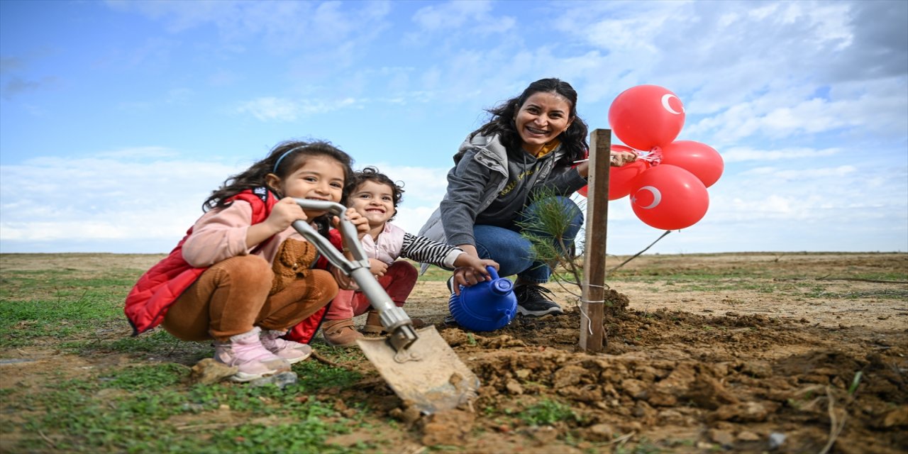 Milli Ağaçlandırma Günü kapsamında Hasdal Kışlası'nda fidan dikildi