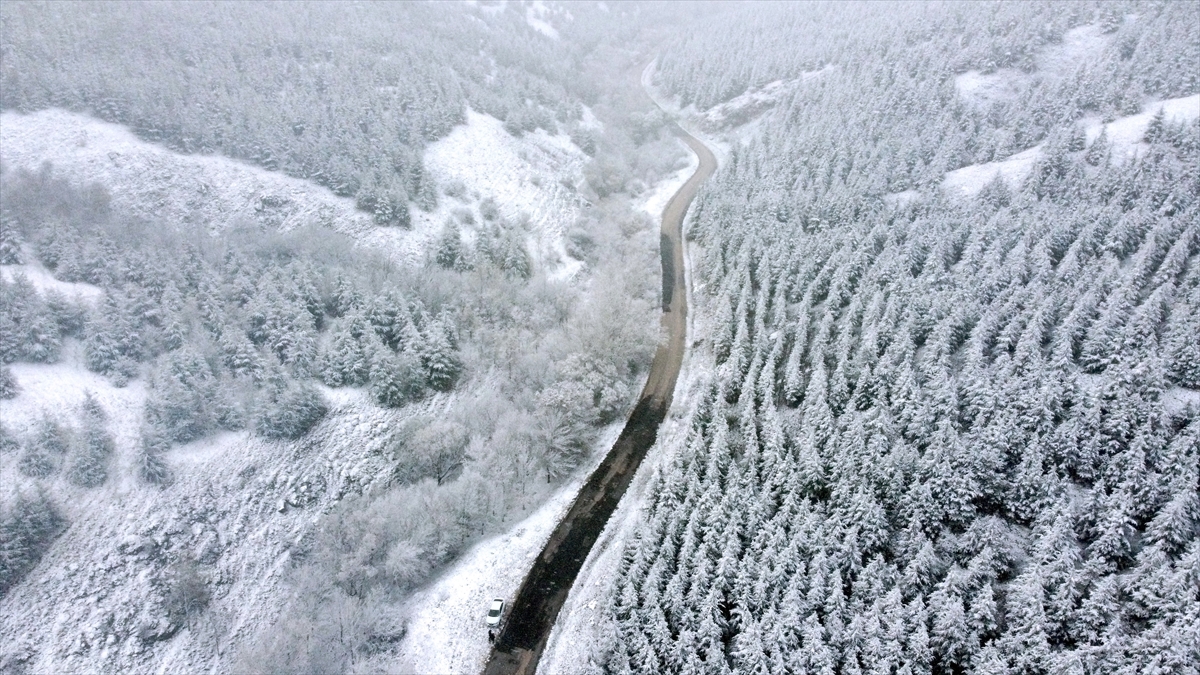 Eskişehir'in yüksek kesimlerinde kar yağışı etkili oldu