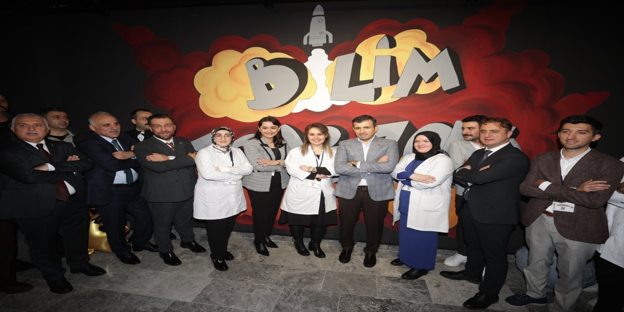 Bakan Kacır "Özdemir Bayraktar Planetaryum ve Bilim Merkezi"nin açılışında konuştu: