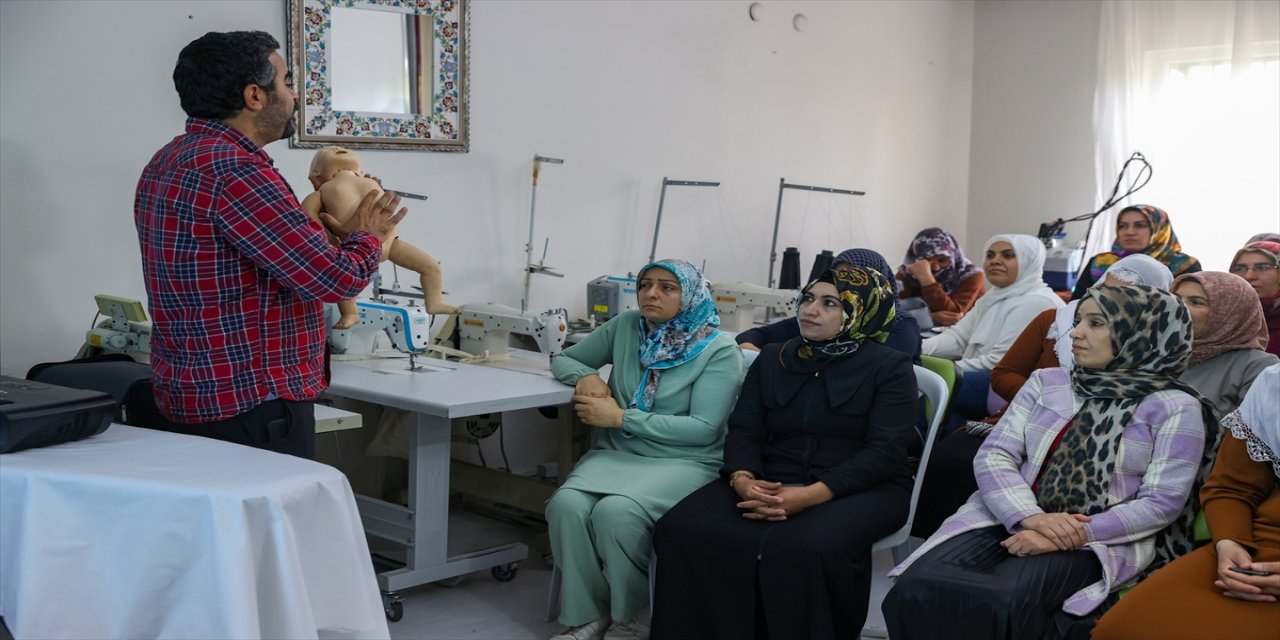 Diyarbakır'da annelere Heimlich manevrası eğitimi